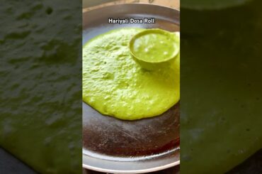 Hariyali Dosa Roll | Instant Suji Palak Dosa Recipe | Healthy Breakfast Idea #shorts