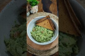 High Protein Salad For Weight Loss | Avocado Chickpea Salad #shorts