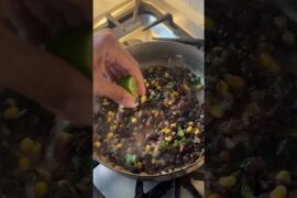 These Black Bean Tacos Have More Protein Than Meat #tacos #healthyrecipes #plantprotein