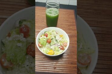 Easy Iceberg salad and celery juice for morning detox#rjhealthyworld #shots #saladrecipe