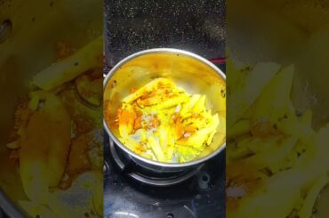 Simple Lunch Lauki k Leaves & stem Fry #bahut tasty & healthy bhi #shortvideo # youtubeviral # like