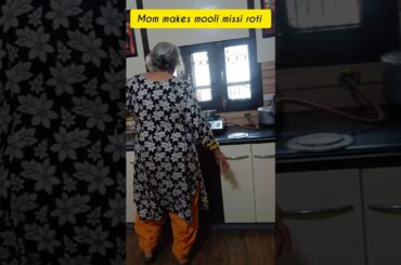 Mom Makes Punjabi Mooli Missi Roti #shortsfeed
