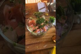 Smoked Salmon Cucumber Salad brought to us by @logaagm #recipe #healthy