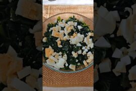 An incredibly healthy salad with seaweed #shorts