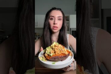 Buffalo chicken stuffed sweet potatoes !! #healthyfood #healthyrecipes #food