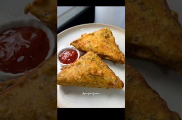 Bread Pakora With potato stuffing #iqrafoodfusion #iqrafoodfusionrecipes #shorts