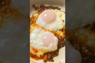 Healthy Breakfast - Chili Crisp Fried Egg #shorts #goodmorning#healthy#friedegg