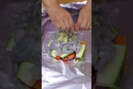 Garlic Butter Shrimp Foil Packets | Easy Healthy Seafood Recipe | Quick Dinner Idea #cheesepull