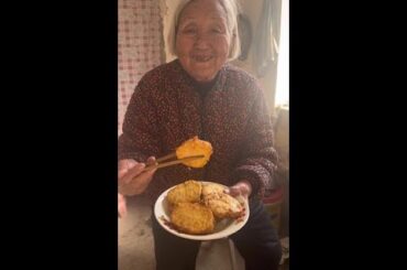 Crispy fried bread, grandma's recipe, so delicious! #food #grandma