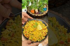 Healthy Breakfast Recipe | Murmura masala Poha #healthyfood #sancks #viralrecipe #shorts #poharecipe