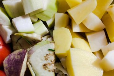 Cooker me bnai mix sabji # mini vlog