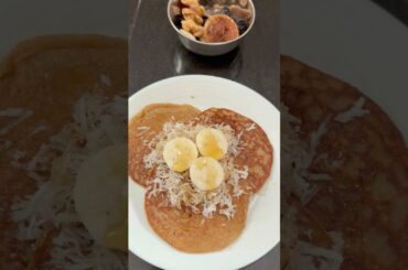 "WEIGHT LOSS BREAKFAST IDEA | OATS BANANA COCONUT PANCAKES | EASY HEALTHY RECIPE"