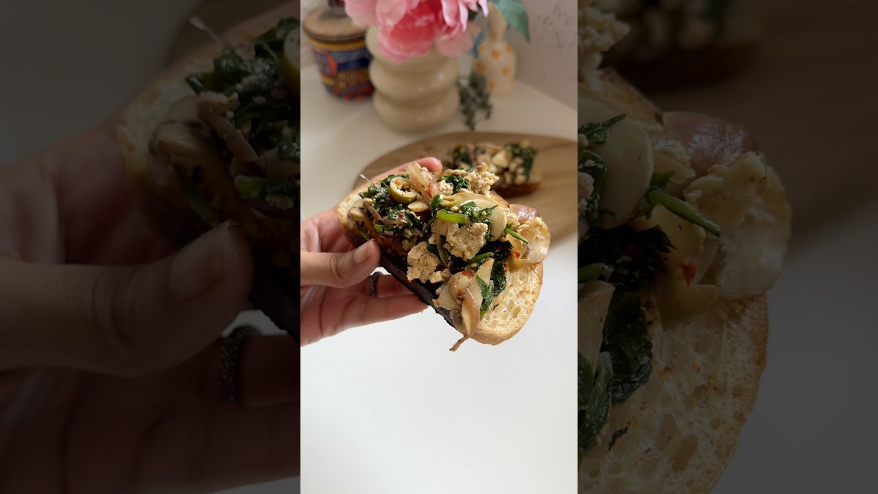 High Protein Spinach, Mushroom Toast| Simple Breakfast Recipe High Protein Spinach, Mushroom Toast| Simple Breakfast Recipe
