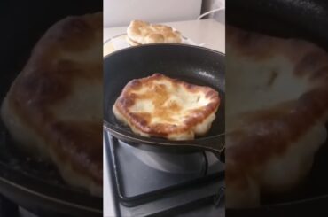 Russian homemade flatbreads: the perfect bite for breakfast, lunch, or dinner! #food #snacks #bread