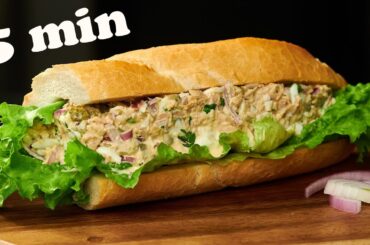Breakfast tuna salad sandwich in 5 minutes.