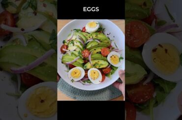 Healthy Avocado Arugula Salad with Eggs #food