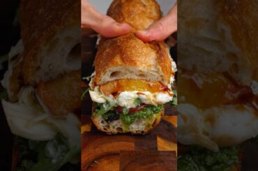 Peach, Pesto & Burrata Sandwich #shorts