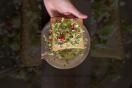 Cheesy Vegetable Grilled Sandwich | 5 Min Breakfast Recipe #foodshorts #shorts #ytshorts #viral