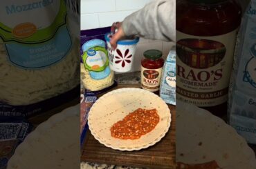 High protein pizza pocket dupe! #recipes #healthyrecipes #highproteinmeal