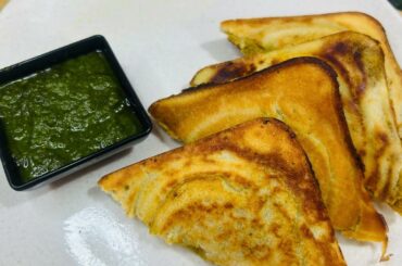 Healthy Sooji Matar Sandwich Recipe | Instant Breakfast Recipe | No Maida Sandwich