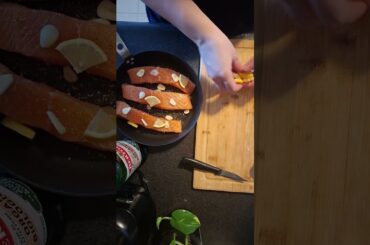 Salmon easy recipe  #viralshort #food #salmon #lunch #healthy #viralshort #dinnerideas #feedme #eat