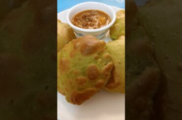 Palak Poori| Spinach Puri| Breakfast recipe| Lunch #trending #shorts #palakpoori #spinach #breakfast