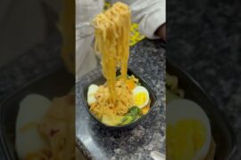 Ivlo varities of shawarma ma #foodiesrestaurant #luxuryyachtlife #foodie #food #restaurantreview