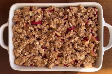 {BEST Low Calorie Dessert!} - Healthy Apple Crisp Recipe  + Oat Topping