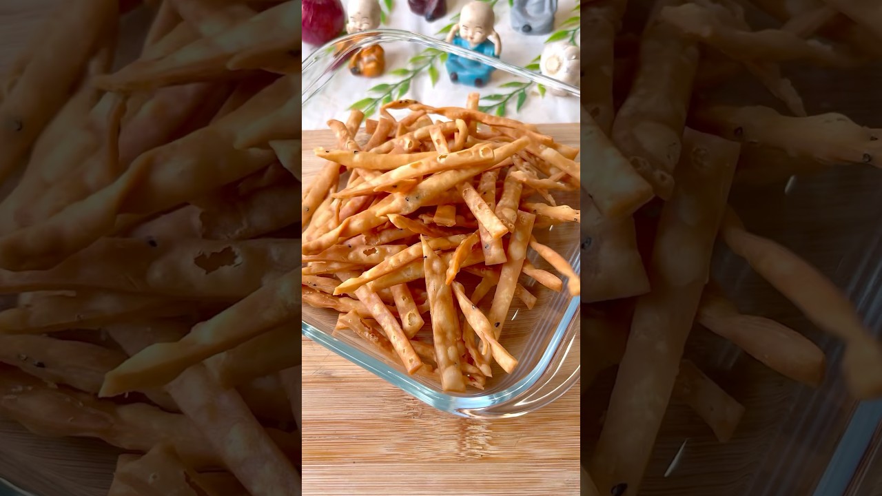 Crispy Peri Peri Namak Pare | Crunchy Tea Time Snack | Easy Homemade Namkeen Recipe #shorts Crispy Peri Peri Namak Pare | Crunchy Tea Time Snack | Easy Homemade Namkeen Recipe #shorts