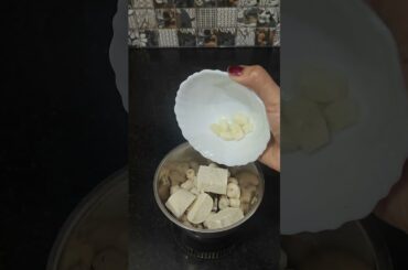 #MakhanaSalad #PaneerRecipes #RoastedPeanuts #GarlicDressingDiet Focus #WeightLossRecipes