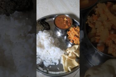 veg spl meals..! #foodies #food #healthy#lunch #cooking #papad#keerai#kuzhambu#@ushaboominathan