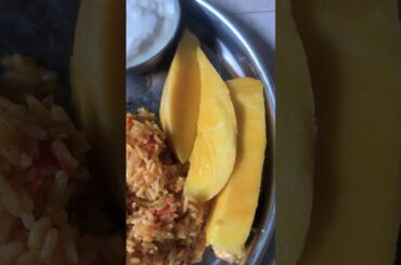 veg spl lunch....!!! #mango#poriyal#curd#tomatorice#foodies#healthy #cooking #@ushaboominathan