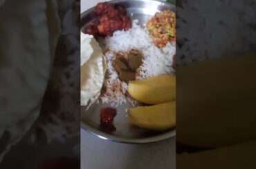 veg meals...! #foodies #healthy #lunch #cooking #mango #potato#papad#poriyal#@ushaboominathan