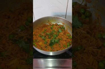 Namkeen saviyan recipe || vegetable saviyan #Healthy breakfast #shortviral #delicious #cooking #yt..