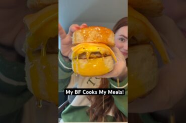 My BF cooks all my meals! #foodhacks #cooking #foodie #eating #breakfast #mcdonalds #chilioil