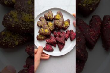 Heart-Shaped Chocolate Dates | FeelGoodFoodie