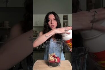 Chocolate peanut butter mocha smoothie? Idk im obsessed.  #highprotein #healthyrecipes