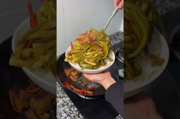 Garlic Sprouts in Soup Stir-Fried with Pork