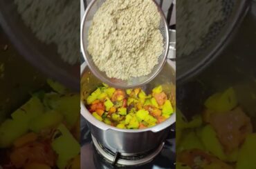 Healthy Quinoa Khichdi in 10 Minutes | Easy Protein Rich Meal #shorts