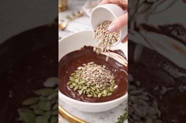 Seed chocolate clusters #healthysnacks #cleaneating #snacks #chocolate #granola #energybars