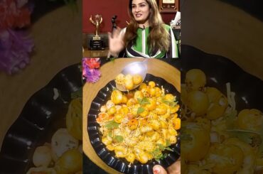 Raveena tandon's favourite makhana chaat recipe #ytshorts #recipe #celebrityrecipe #makhanasnacks