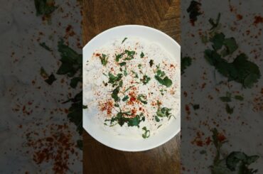 Makhana Raita-Ghee-roasted makhana + creamycurd = match made in heaven. #MakhanaRaita #Healthy