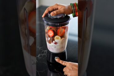 Chocolate Strawberry Smoothie | High-Protein Healthy Breakfast Drink #proteinshake #healthysmoothie