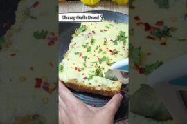 cheese garlic bread recipe | #garlicbread #shaanscorner #foodshorts #recipe