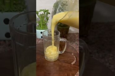 Quick & healthy mango smoothie #youtubeshorts #reels #recipe #summerdrink