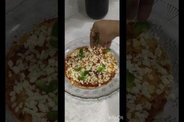 Homemade Healthy Wheat Pizza # RotiPizza #LeftoverRotiPizza #Delicious #ImpressivePizza