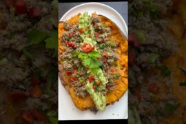 Patate douce garnie facile et gourmande #shorts #healthyfood #cleaneating #healthyrecipes #lowcarb