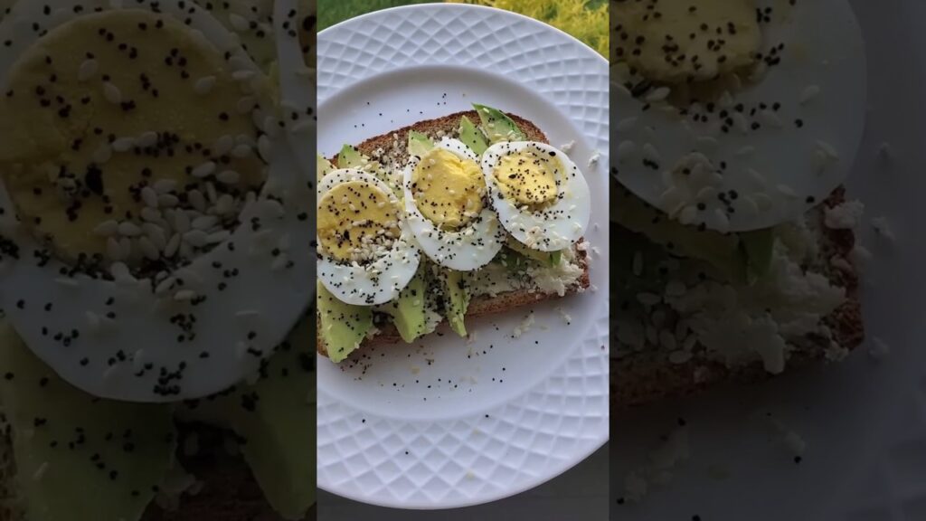 Avocado Egg Toast with Boursin Cheese | Healthy and Easy Breakfast