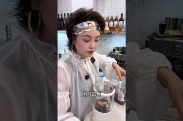 Low-Calorie Dinner Swap: Red Bean Paste & Milk Smoothie