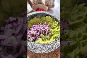 Think Avocado Is Bland? Try This Spicy Guacamole Avocado Toast | 5-Min Breakfast#shorts